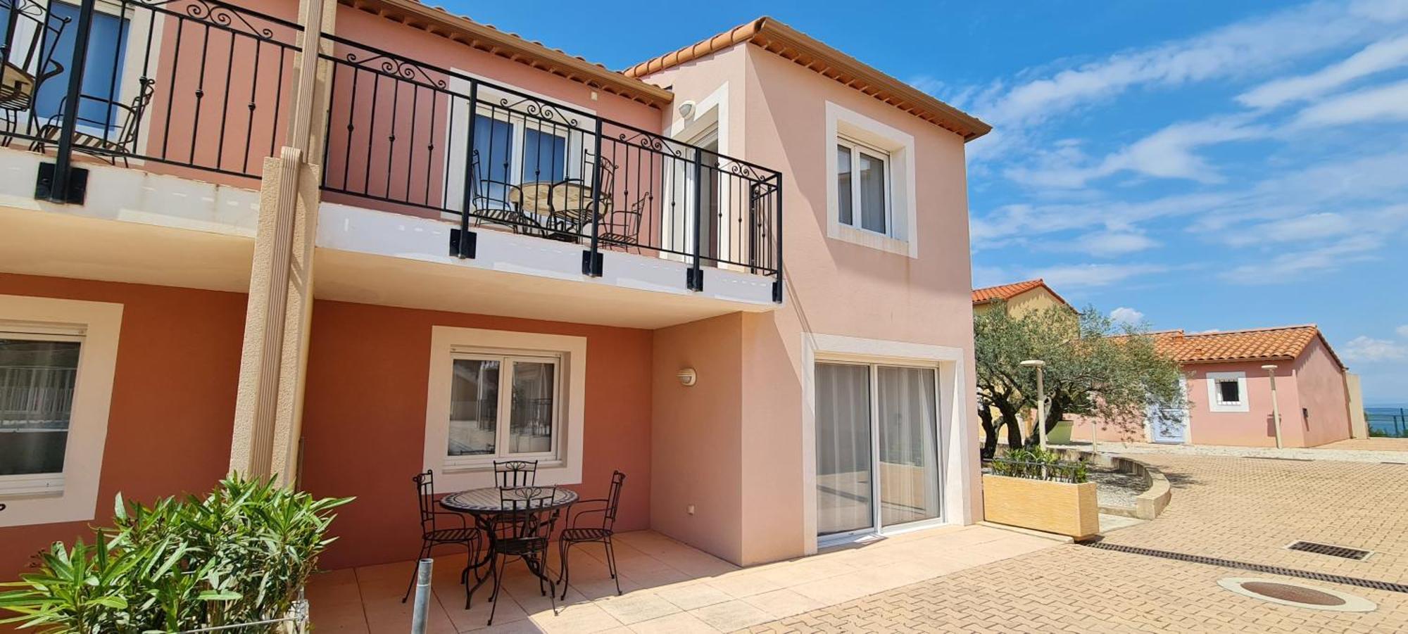 Residence Vacances & Appart'Hotel La Provence Saint-Mitre-les-Remparts Exterior photo