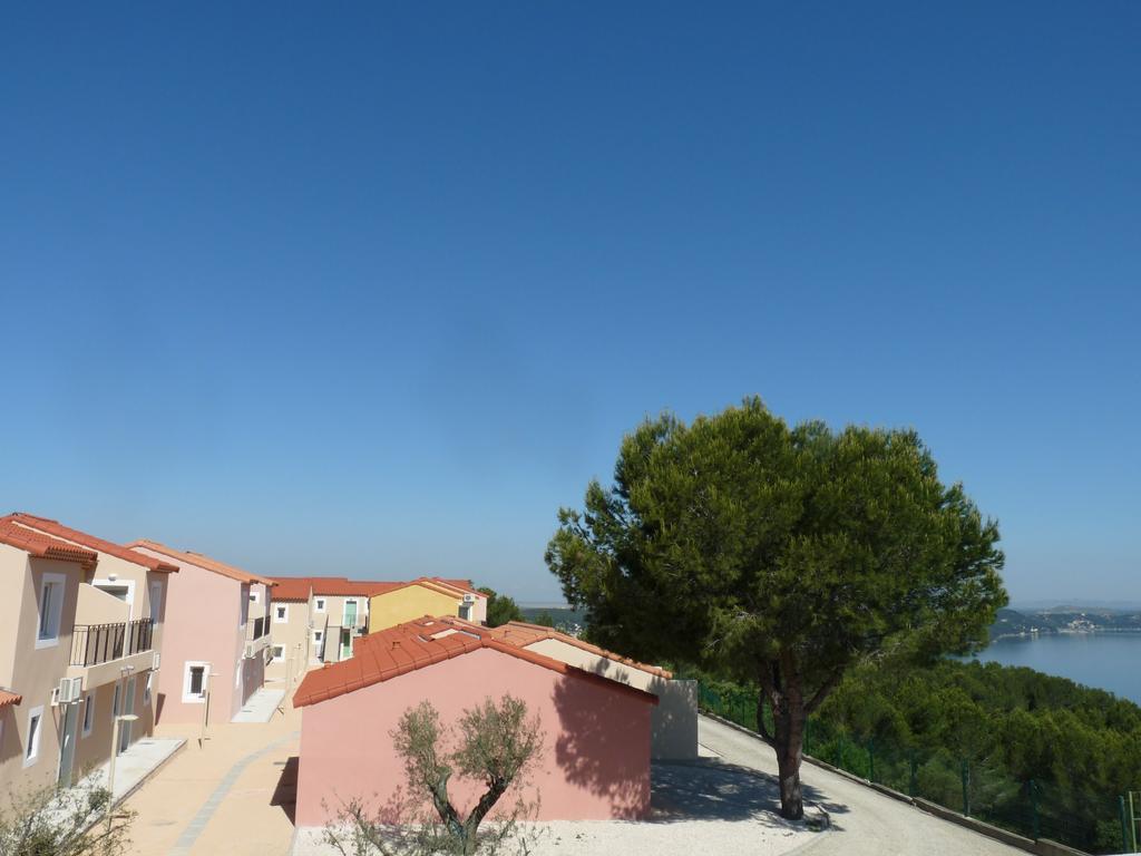 Residence Vacances & Appart'Hotel La Provence Saint-Mitre-les-Remparts Exterior photo